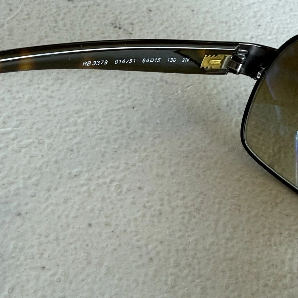Ray-Ban RB3379 014 51  64-15-130‎ Sunglasses RARE Made In Italy